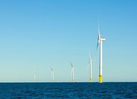 image éoliennes en mer